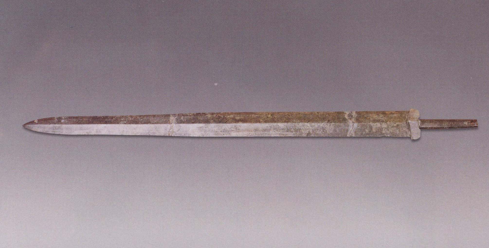 图2 铜剑
